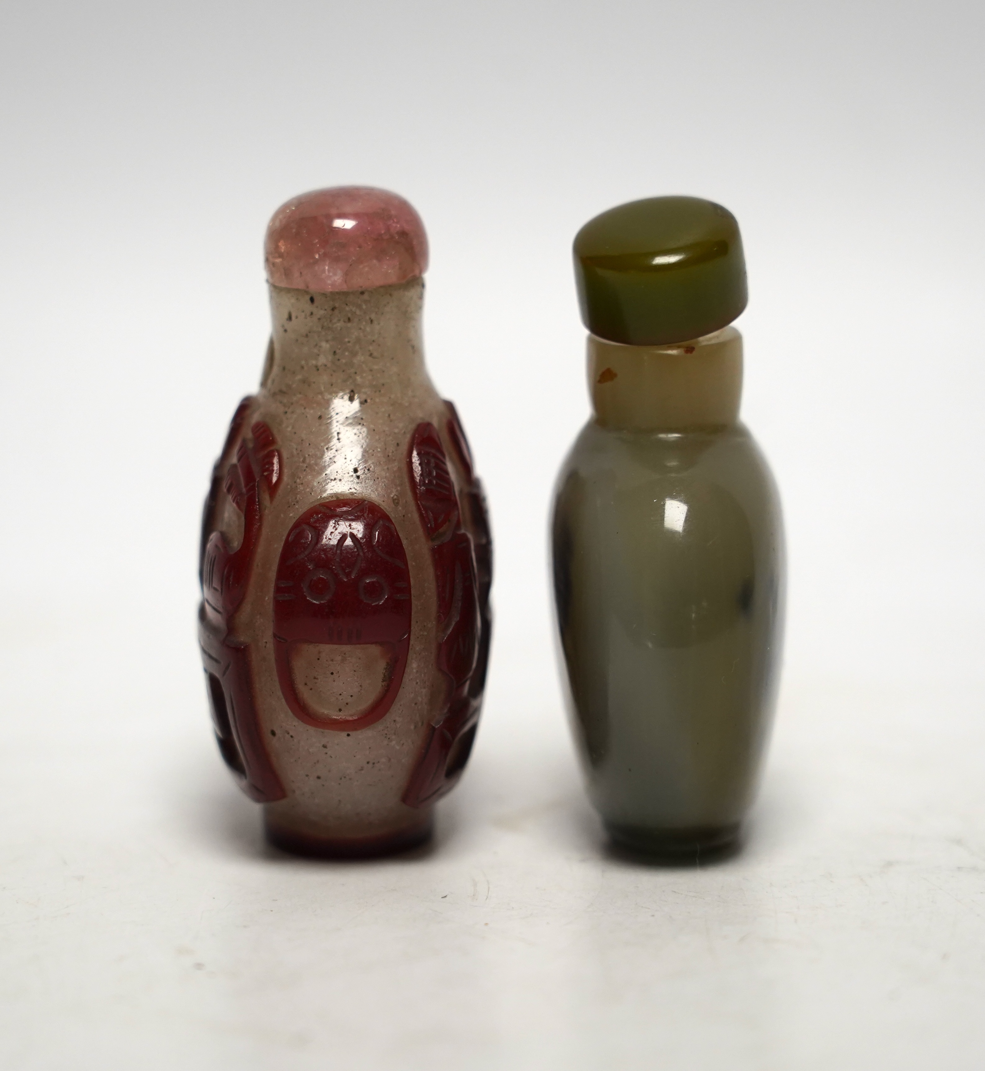 Two Chinese glass snuff bottles, 19th century, largest 7cm high